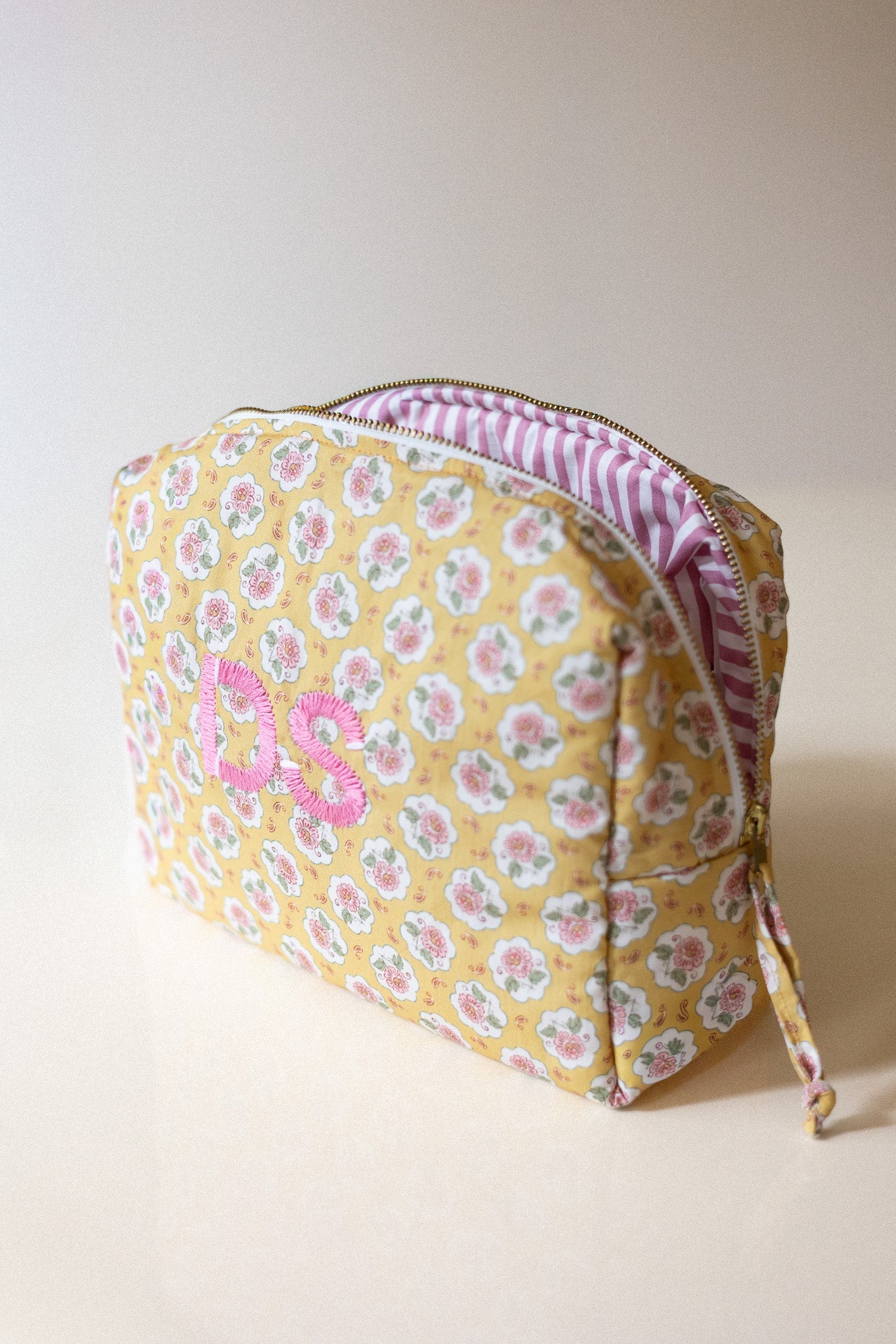 Customizable Cotton Pouches for Women
